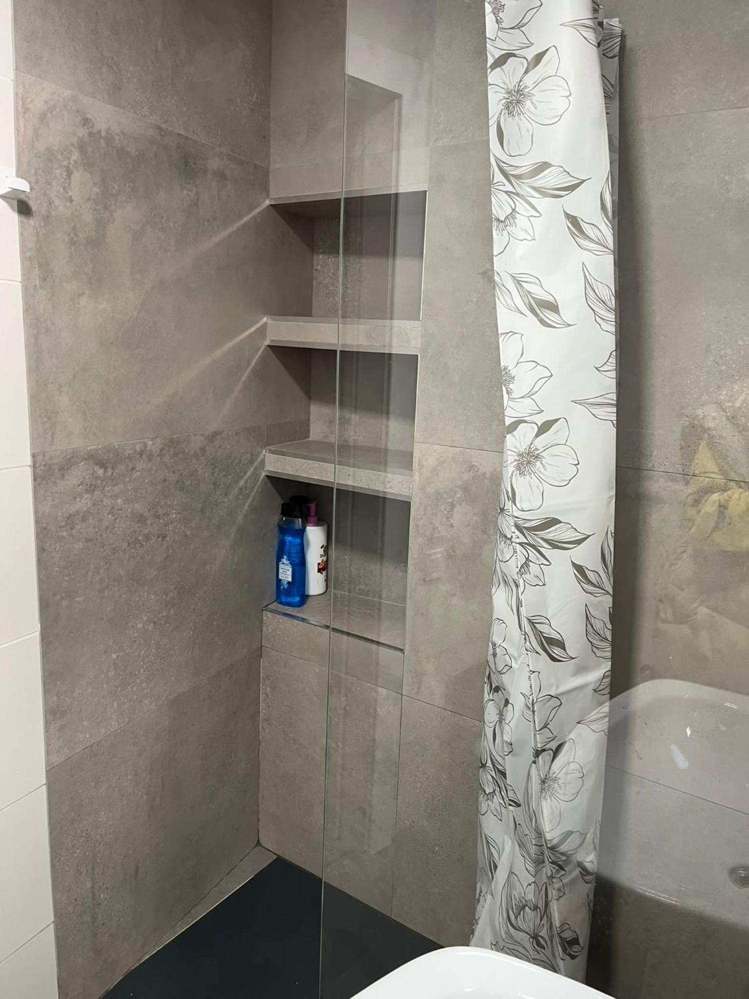 Centrally-Located, Spacious Flat At Historic Centre & Short Walk To Beach Alicante Esterno foto