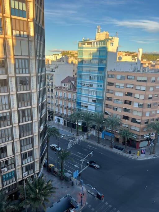 Centrally-Located, Spacious Flat At Historic Centre & Short Walk To Beach Alicante Esterno foto
