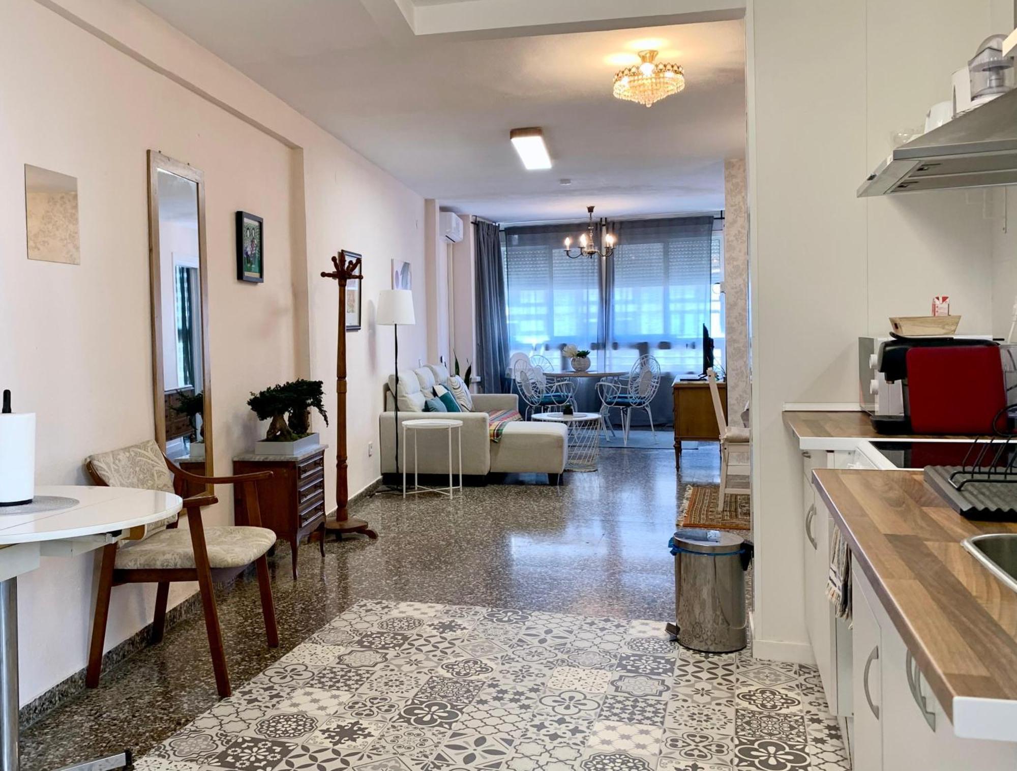 Centrally-Located, Spacious Flat At Historic Centre & Short Walk To Beach Alicante Esterno foto