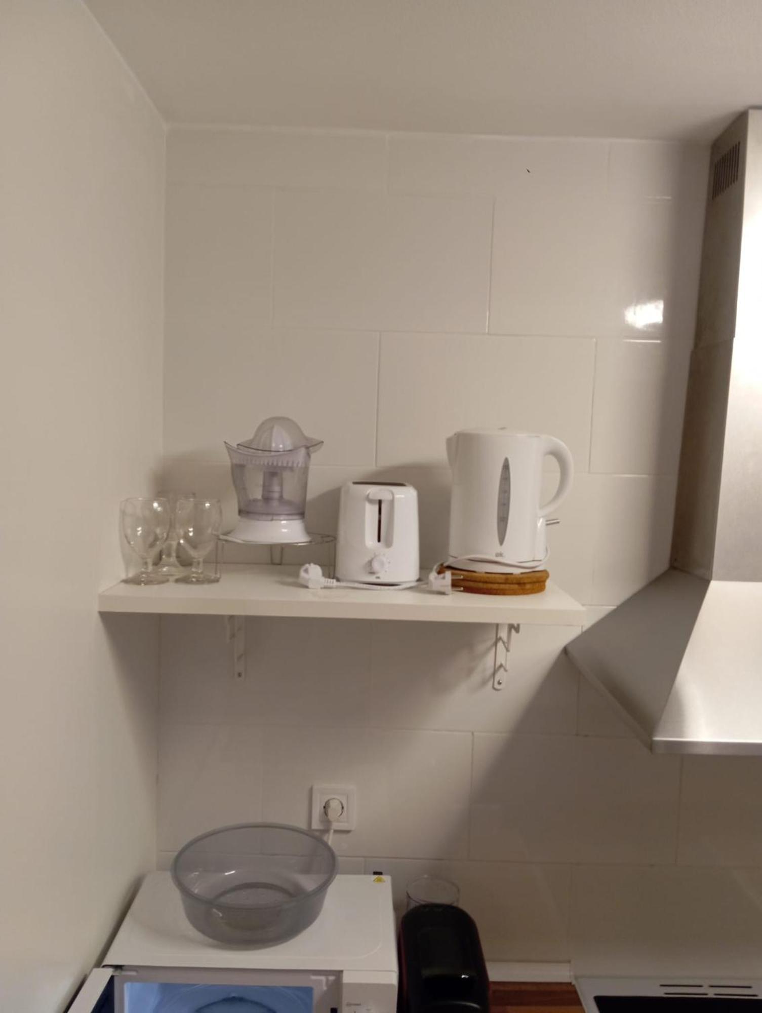 Centrally-Located, Spacious Flat At Historic Centre & Short Walk To Beach Alicante Esterno foto